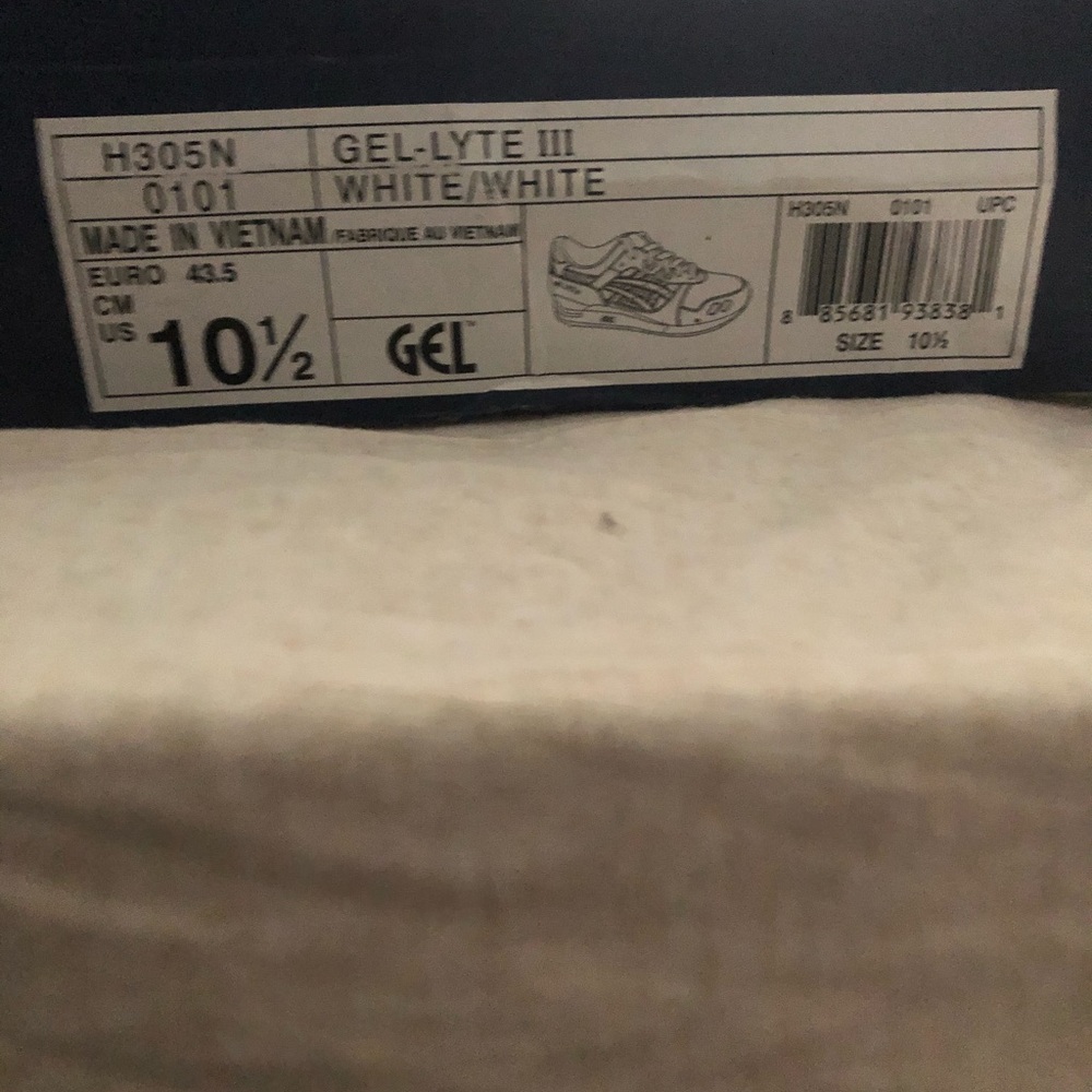 ASICS - Picture 5 of 6